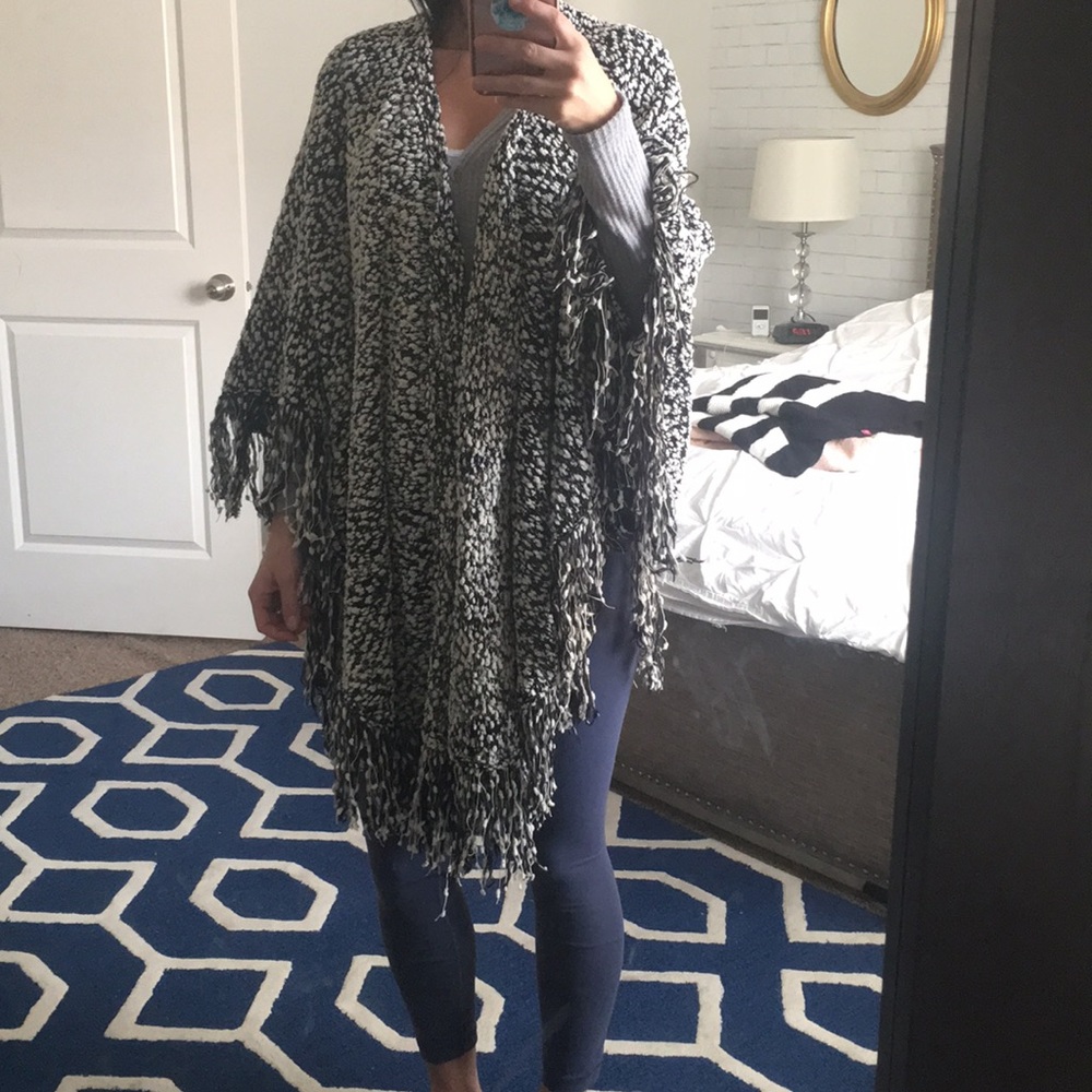 Knitted shawl
